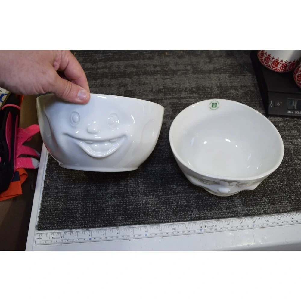 2 Tassen 58 Products Serving Bowls White Porcelain Funny Faces Germany NEW